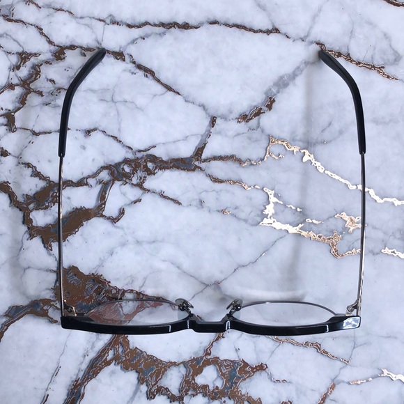 Never worn Diff reading glasses - Picture 4 of 6